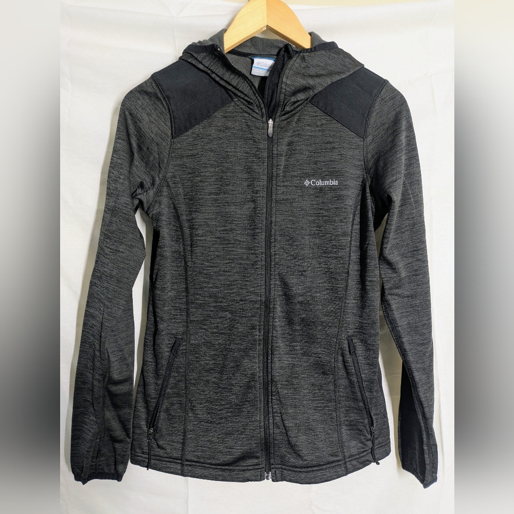 Columbia Women's Charcoal Gray Sweatshirt
